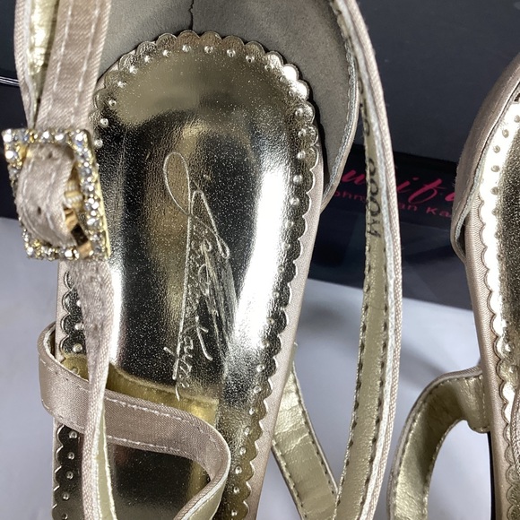 Johnathan Kayne satin pageant prom stoned heels. 4 “ heel sz 9M - Picture 8 of 11